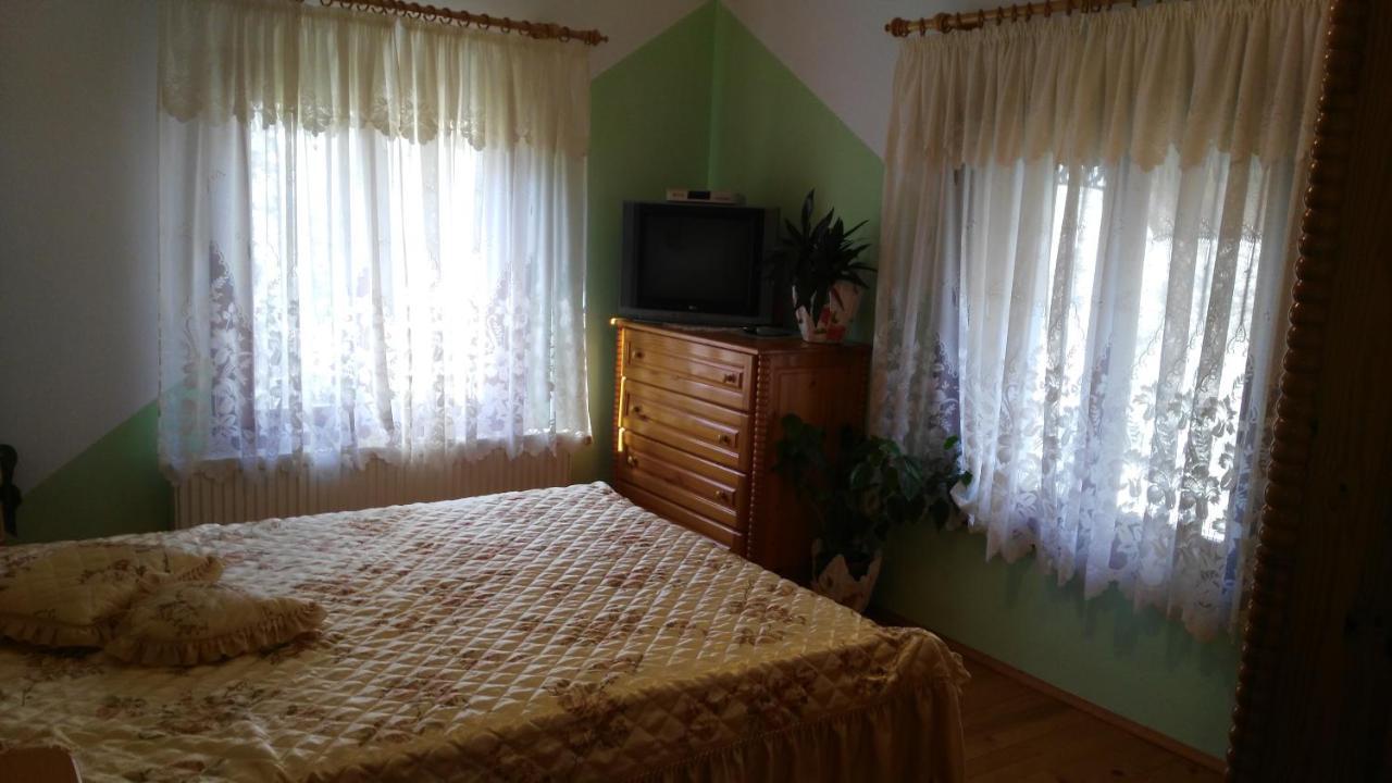 Къща Под Наем Petrova Hotell Tsjerven Eksteriør bilde